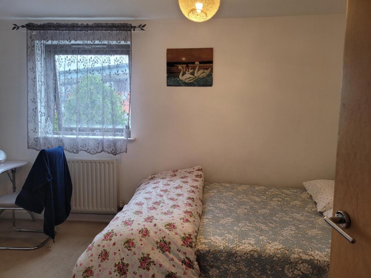 Room Near Heathrow Airport Hillingdon Buitenkant foto